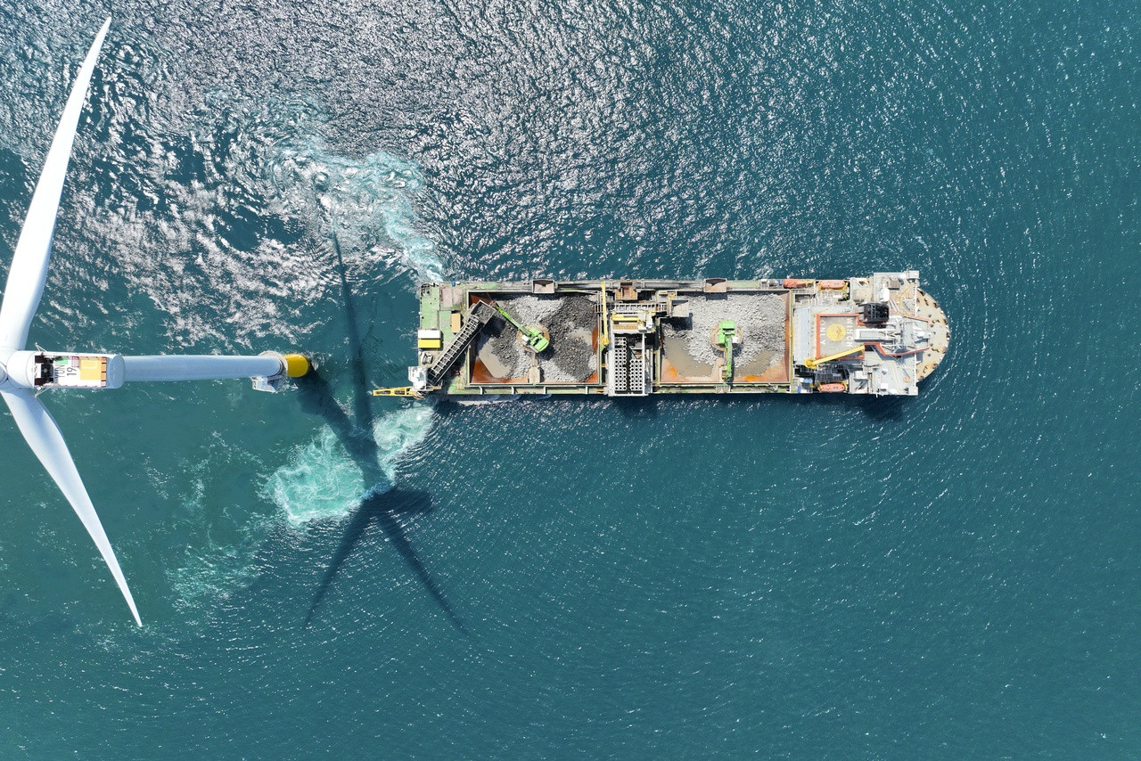 Seapiper installing rocks near the foundations in the offshore wind farm Yunlin in Taiwan