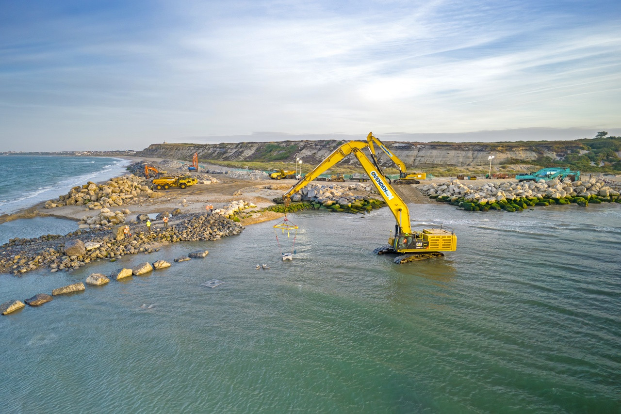 The installation of Moses Reef blocks for Hengistbury Head