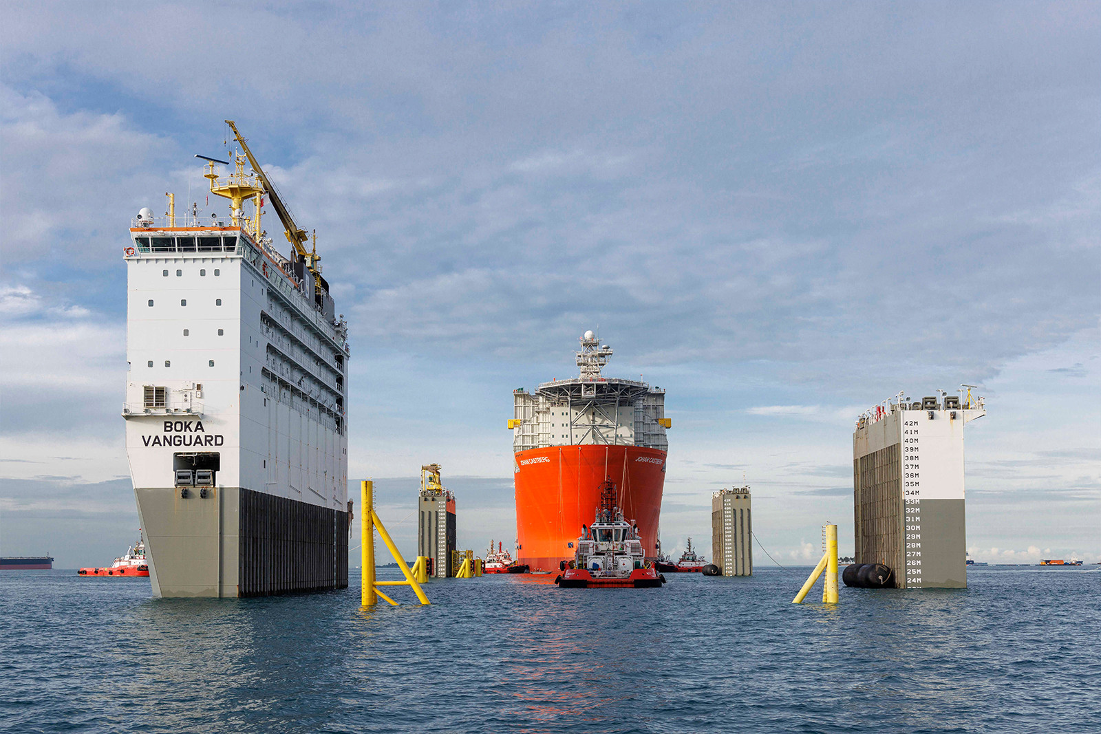 Loading of the FPSO Johan Castberg on the BOKA Vanguard in Singapore