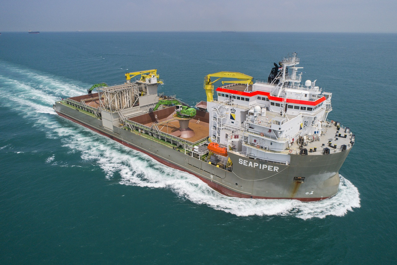 Seapiper installing rocks near the foundations in the offshore wind farm Yunlin in Taiwan