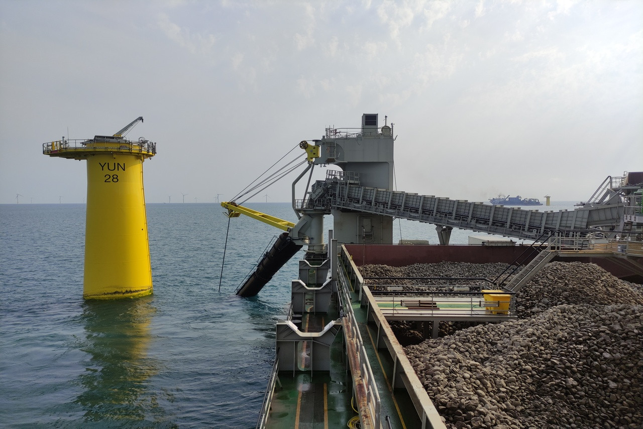 Seapiper installing rocks near the foundations in the offshore wind farm Yunlin in Taiwan