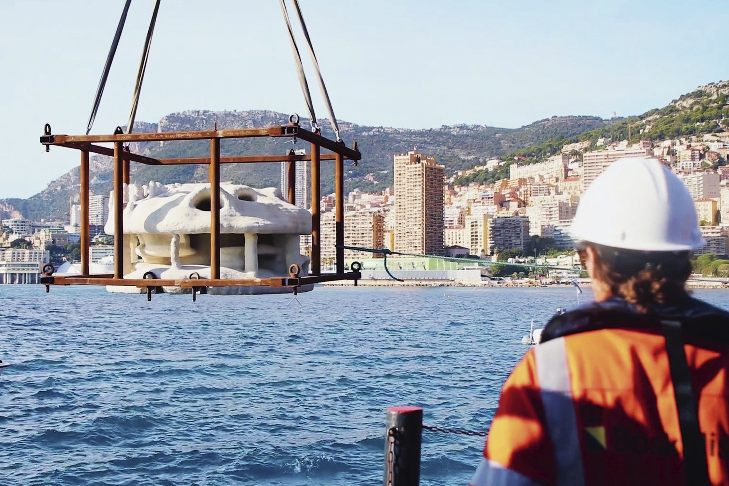The installation of a 3D-printed reef offshore Monaco